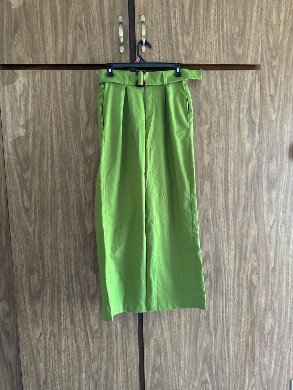 Monteau Los Angeles Linen High-Waist Green Straight Leg Pants with Belt